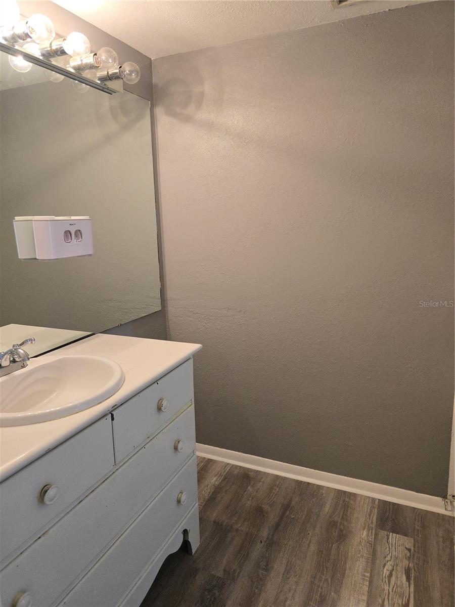 Image 24 of 38 For 1836 Crystal Lake Drive 113