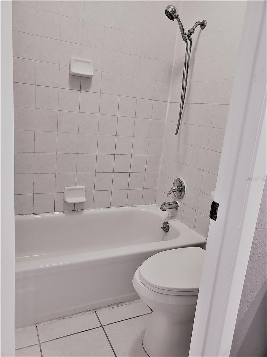 Image 25 of 38 For 1836 Crystal Lake Drive 113