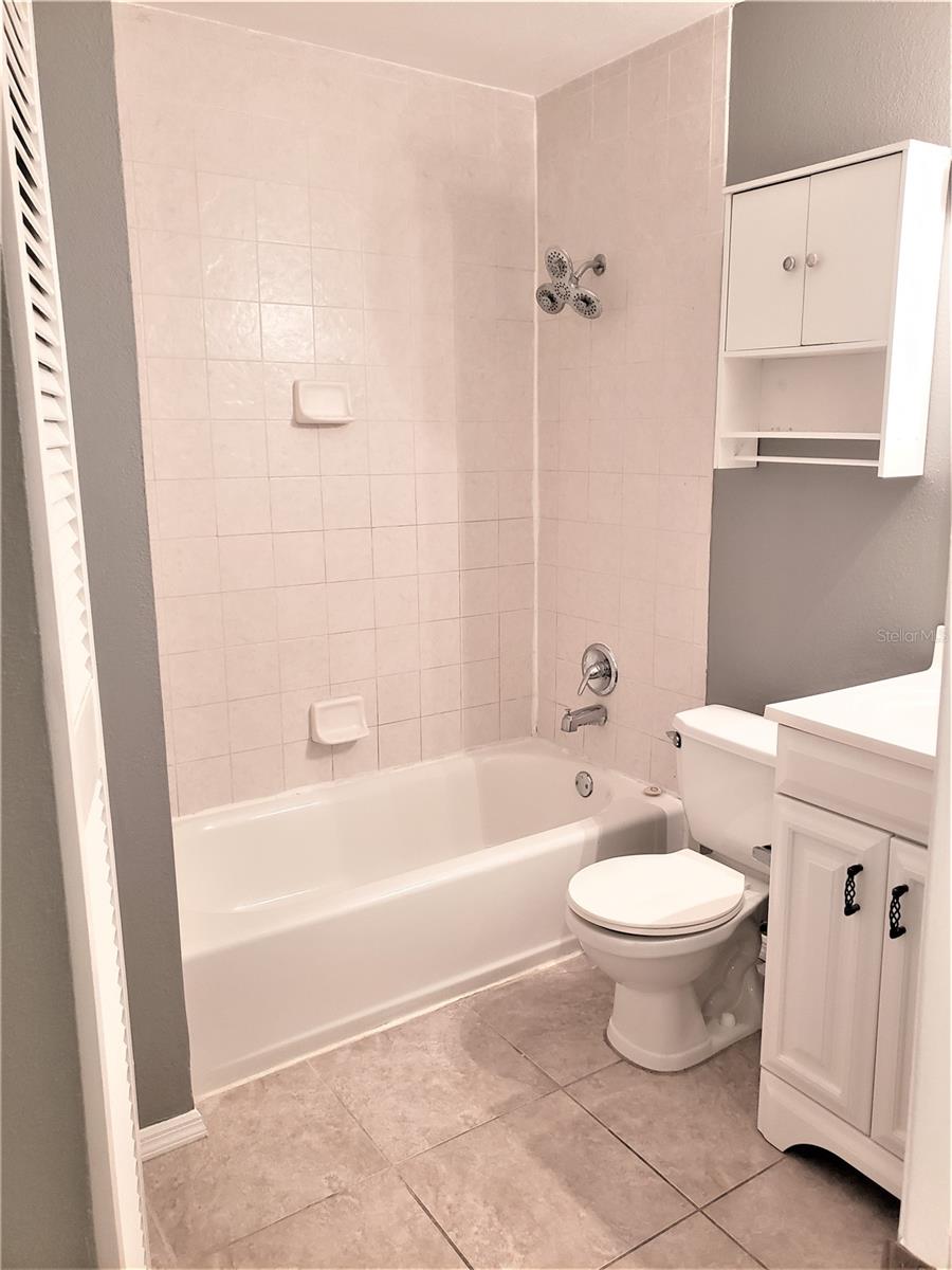 Image 26 of 38 For 1836 Crystal Lake Drive 113