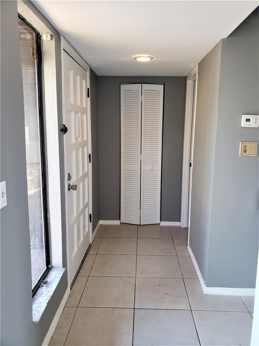 Image 8 of 38 For 1836 Crystal Lake Drive 113