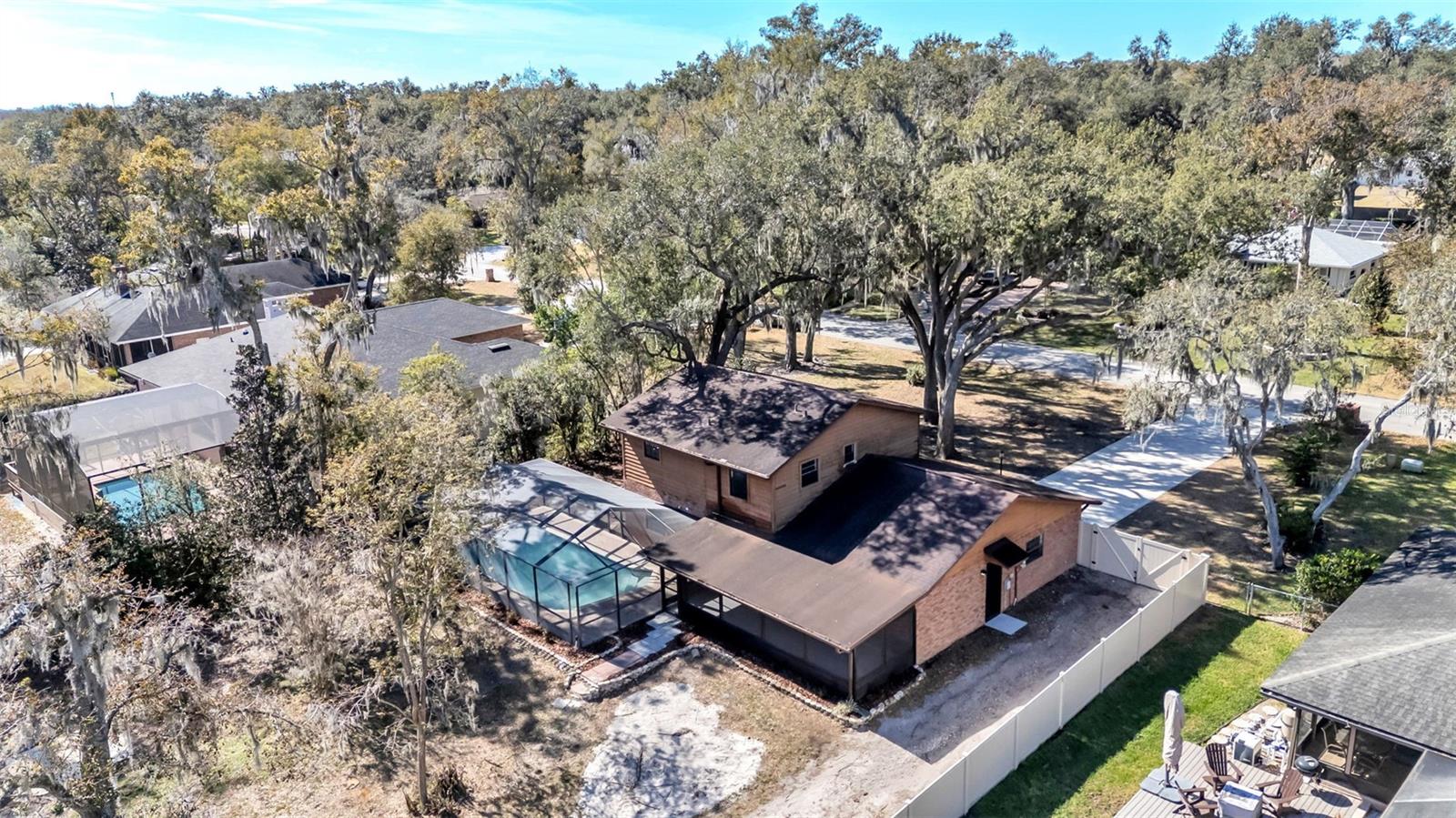 Image 17 of 24 For 6572 Forestwood Drive W