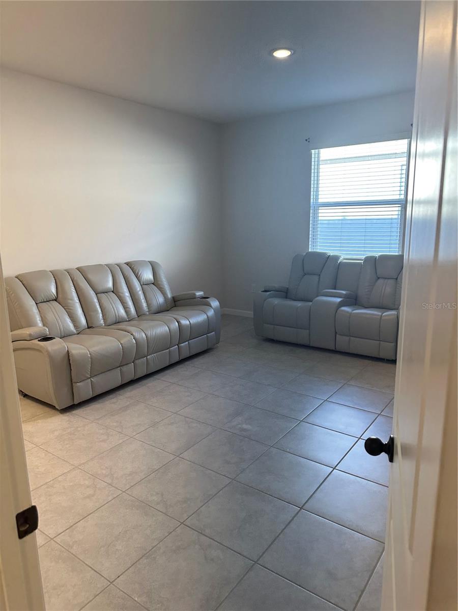 Image 17 of 54 For 1229 Mattie Pointe Boulevard