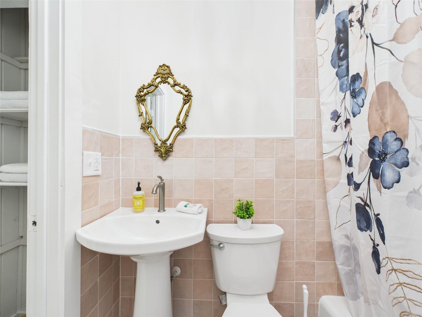 Image 32 of 40 For 222 7th Street Nw 2