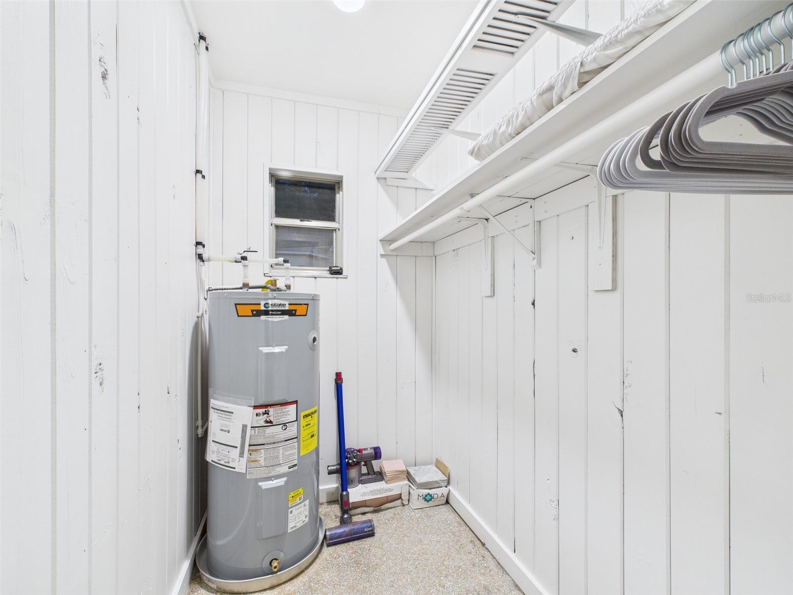 Image 33 of 40 For 222 7th Street Nw 2