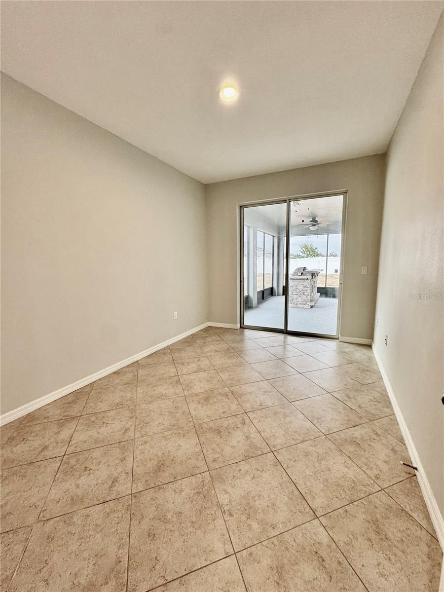 Image 16 of 45 For 2005 Via Napoli Street