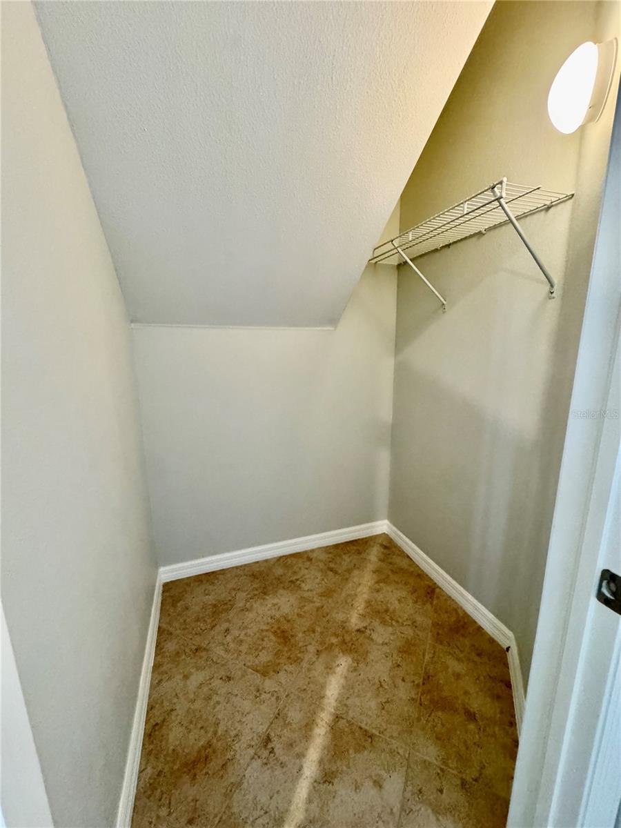 Image 17 of 45 For 2005 Via Napoli Street