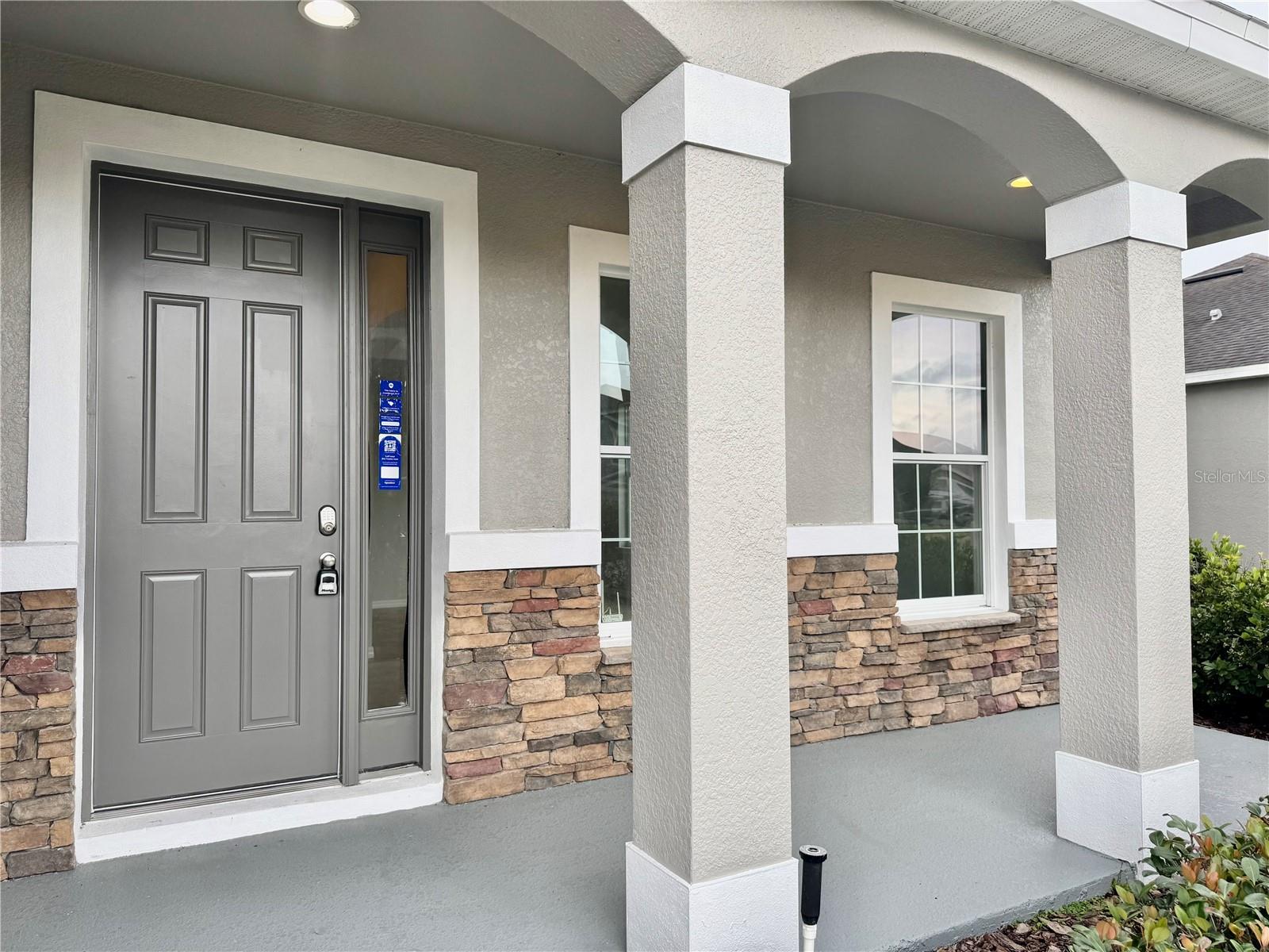 Image 2 of 45 For 2005 Via Napoli Street