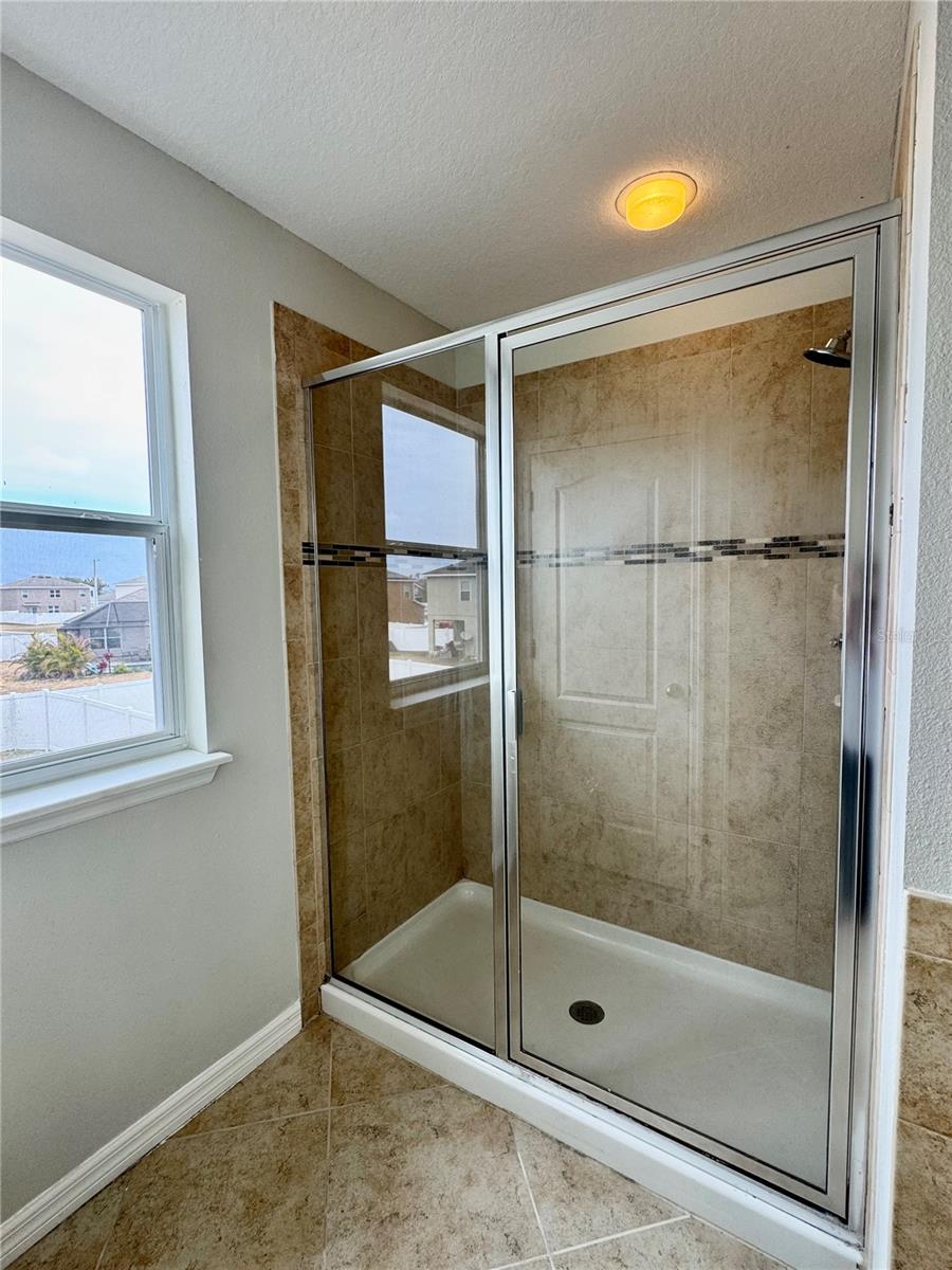 Image 24 of 45 For 2005 Via Napoli Street