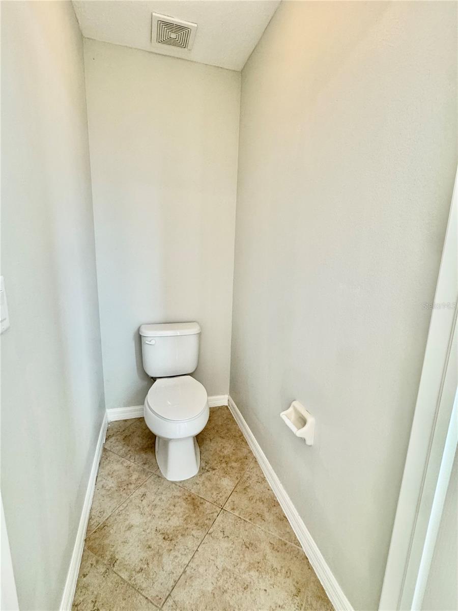 Image 26 of 45 For 2005 Via Napoli Street