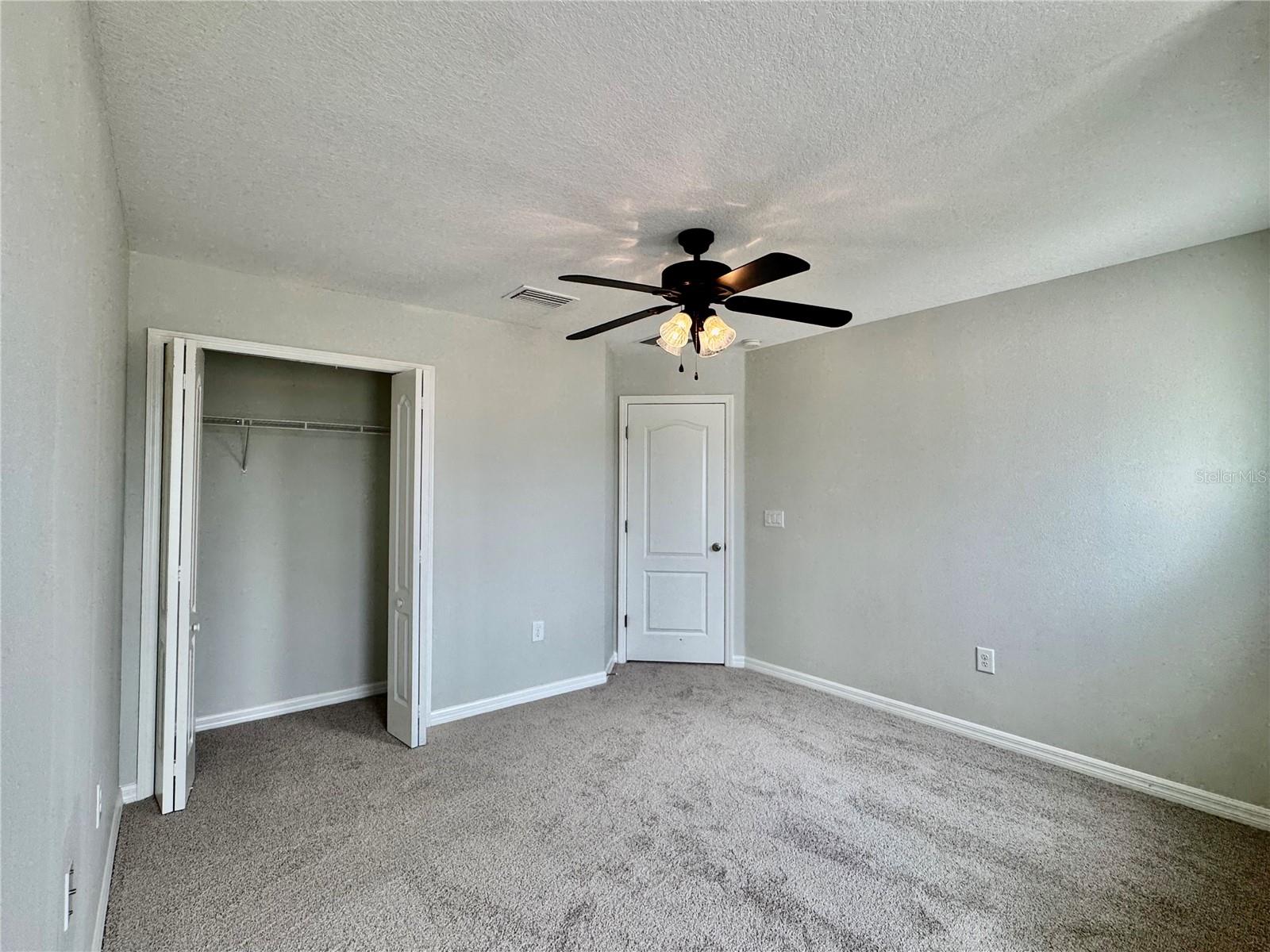 Image 31 of 45 For 2005 Via Napoli Street