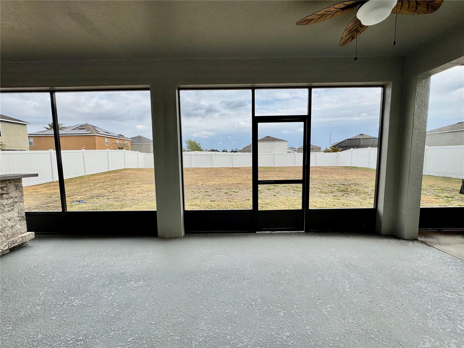 Image 38 of 45 For 2005 Via Napoli Street