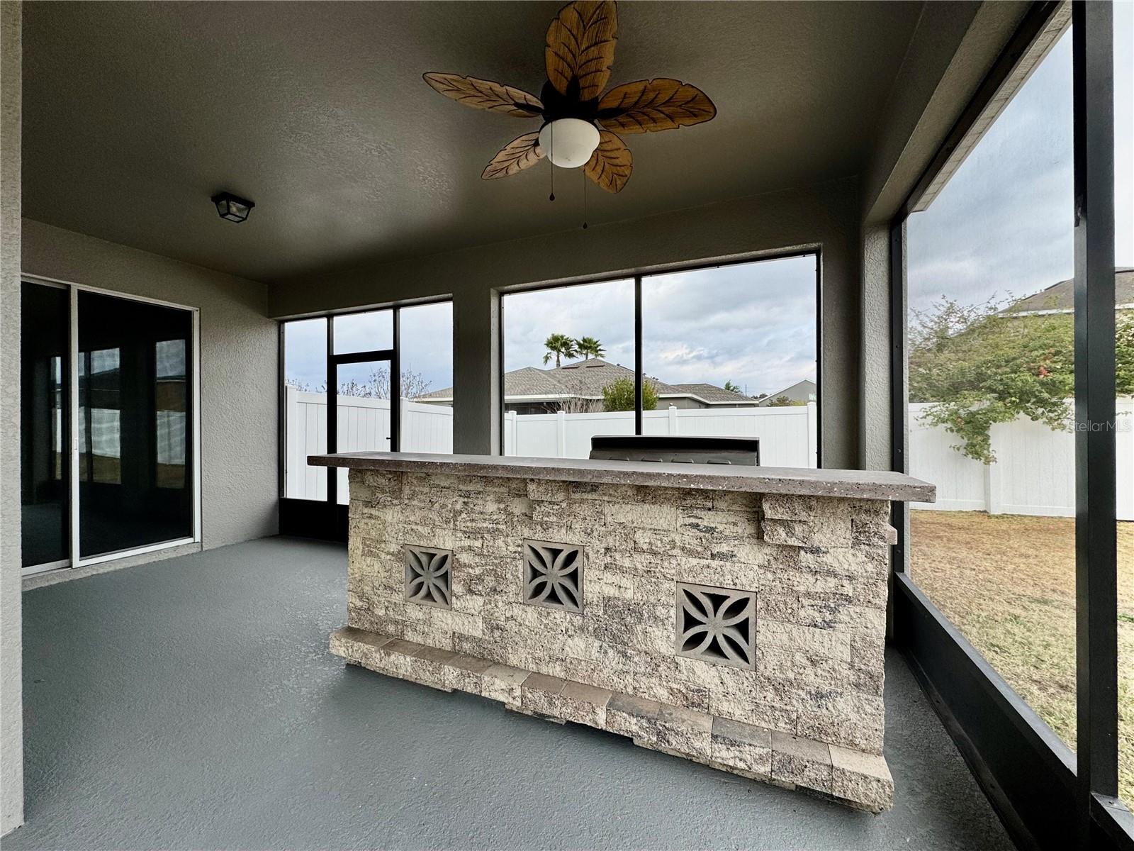 Image 39 of 45 For 2005 Via Napoli Street