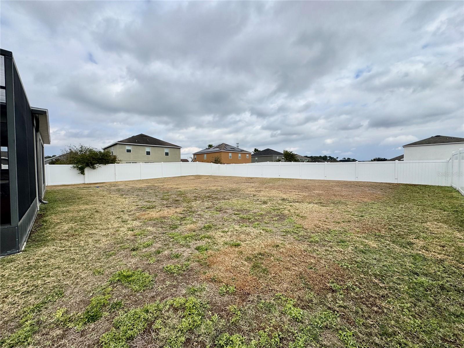 Image 44 of 45 For 2005 Via Napoli Street