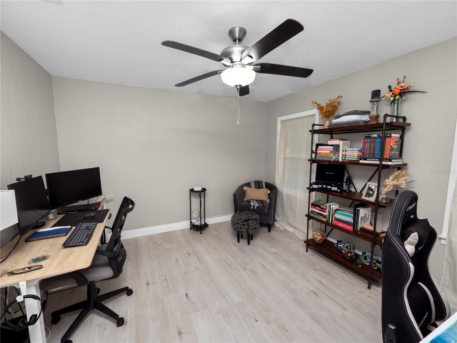 Image 17 of 30 For 219 Ariana Street A