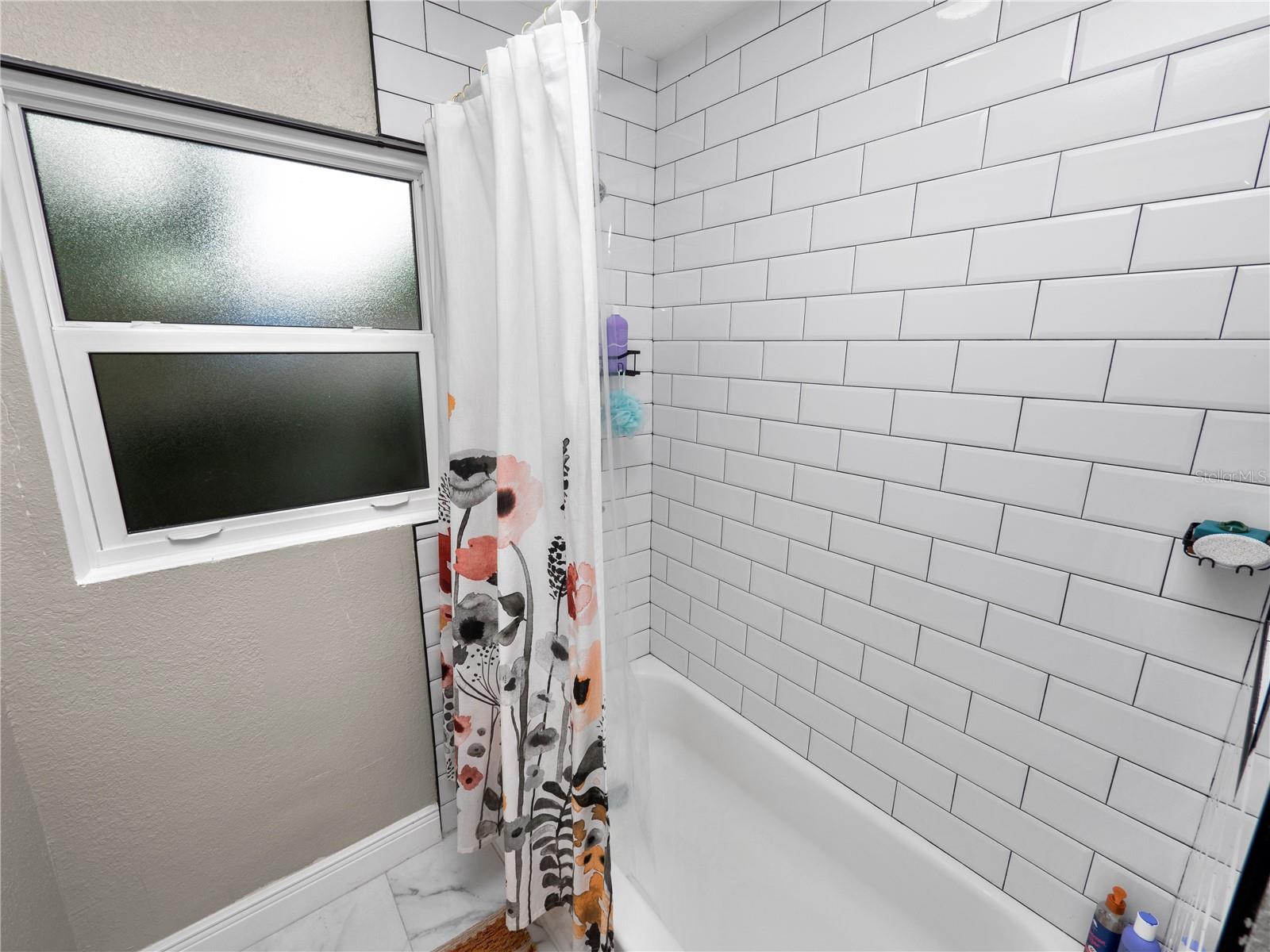 Image 18 of 30 For 219 Ariana Street A