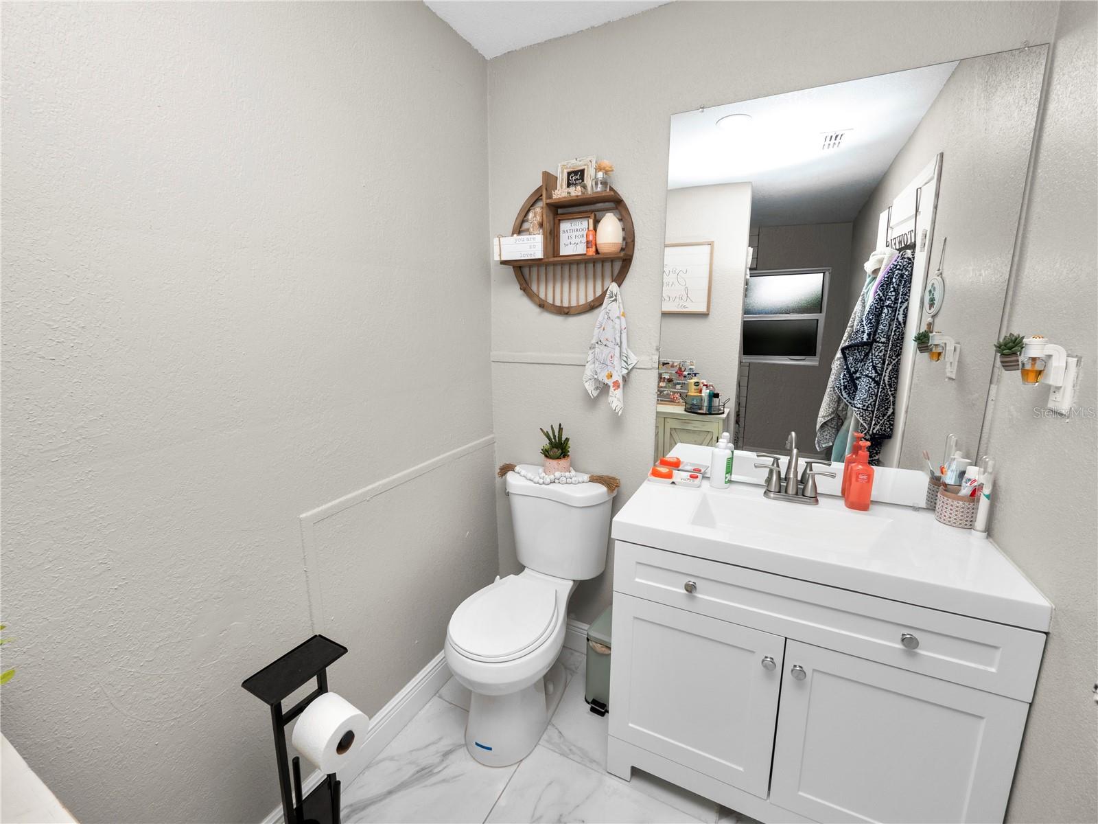 Image 19 of 30 For 219 Ariana Street A