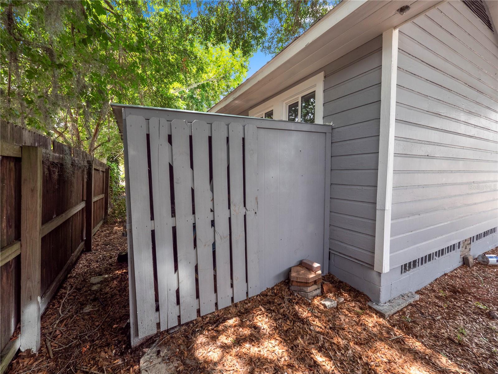 Image 21 of 30 For 219 Ariana Street A