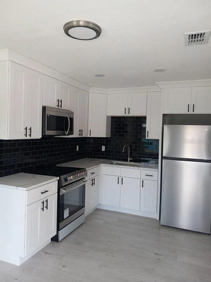 Image 25 of 30 For 219 Ariana Street A