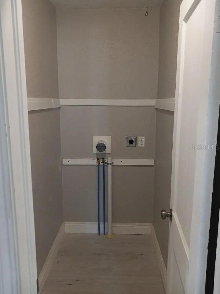 Image 29 of 30 For 219 Ariana Street A