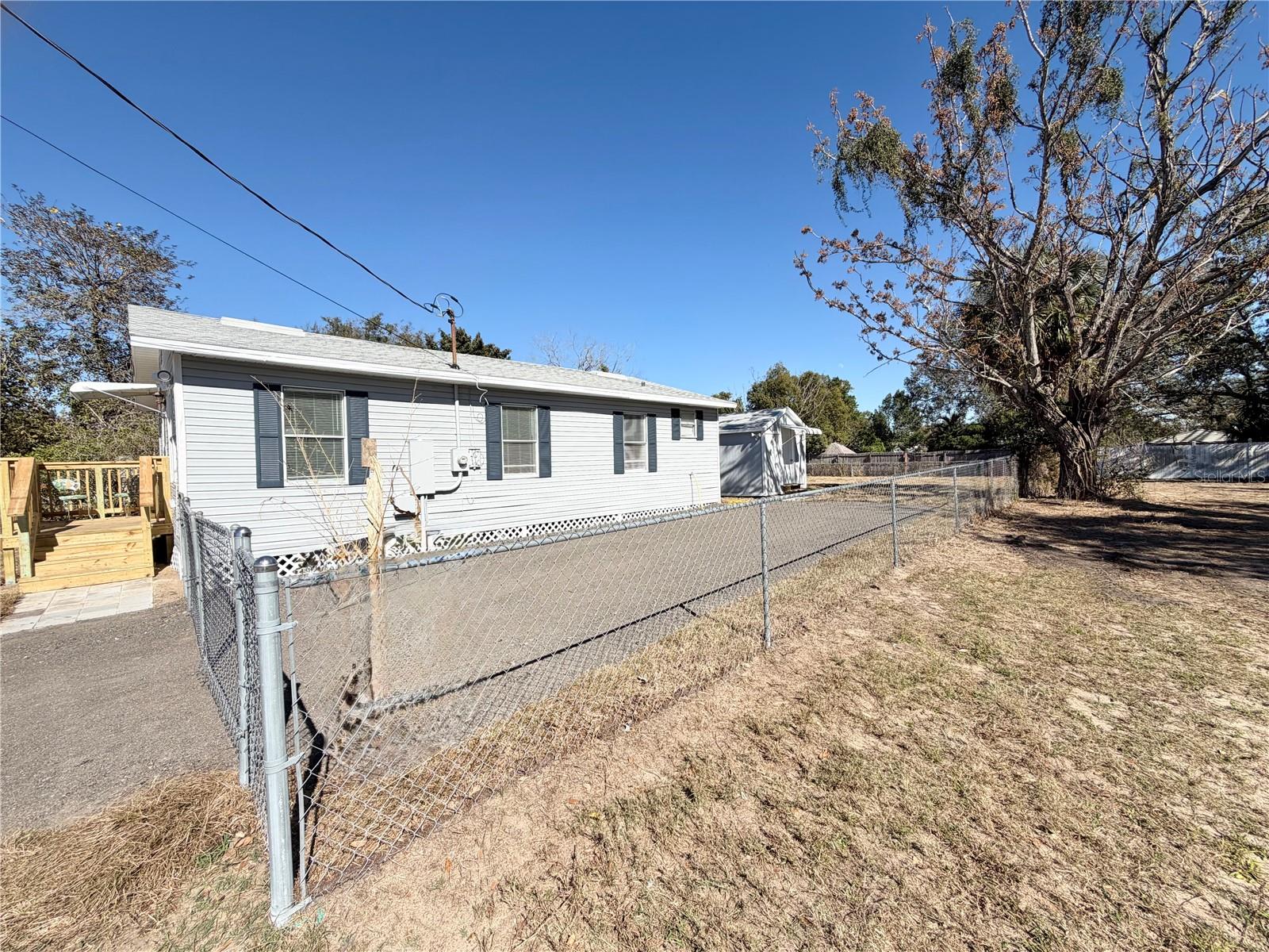 Image 18 of 22 For 613 Main Street