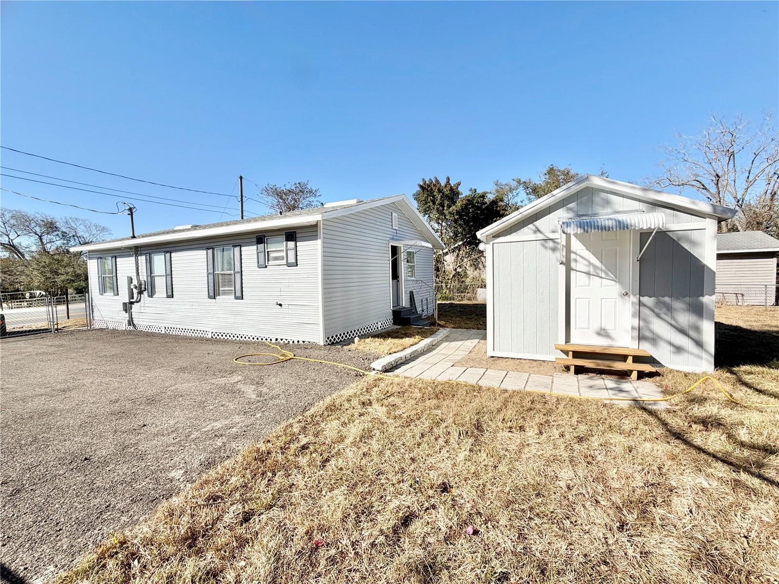 Image 4 of 22 For 613 Main Street