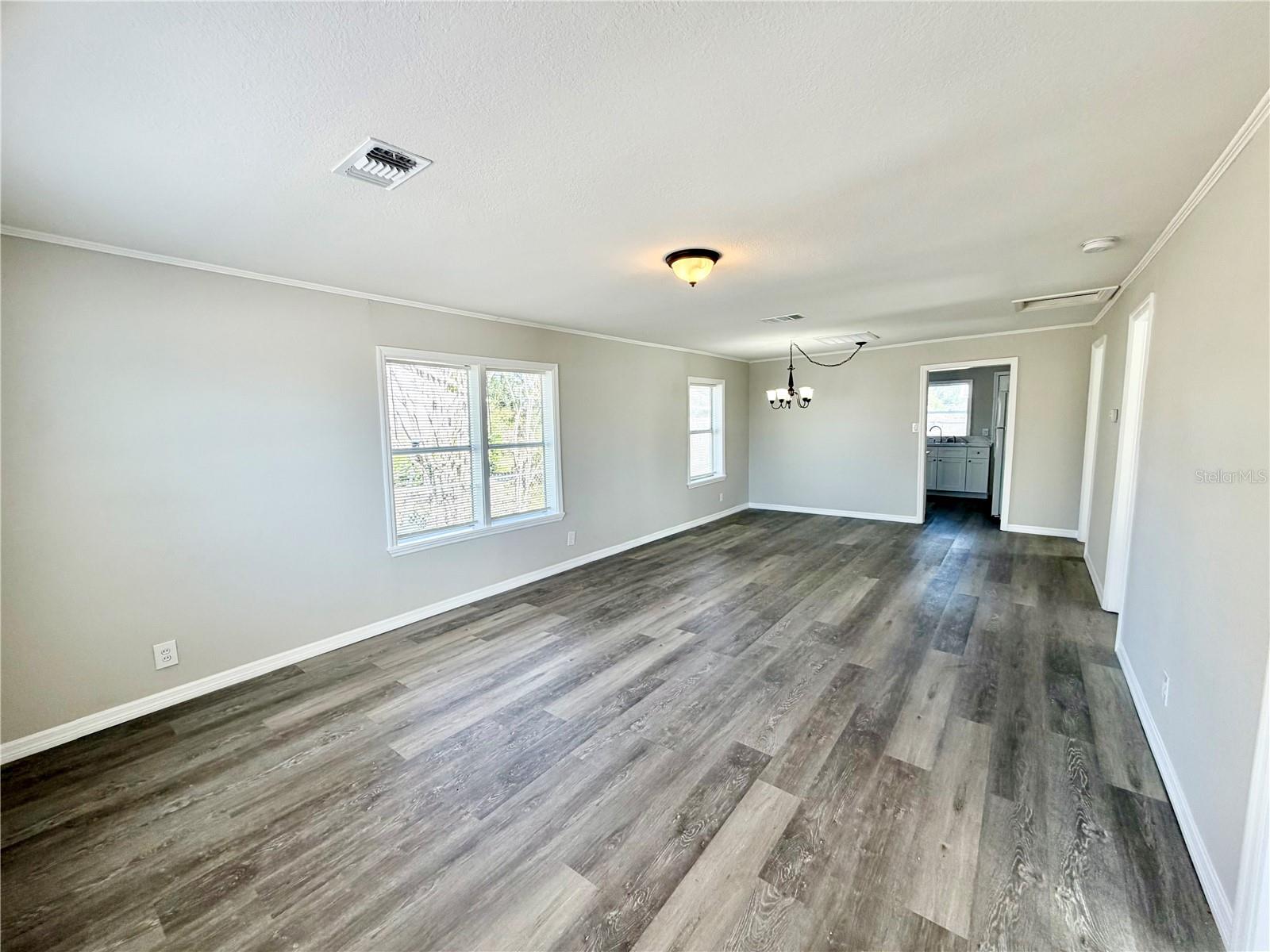 Image 6 of 22 For 613 Main Street