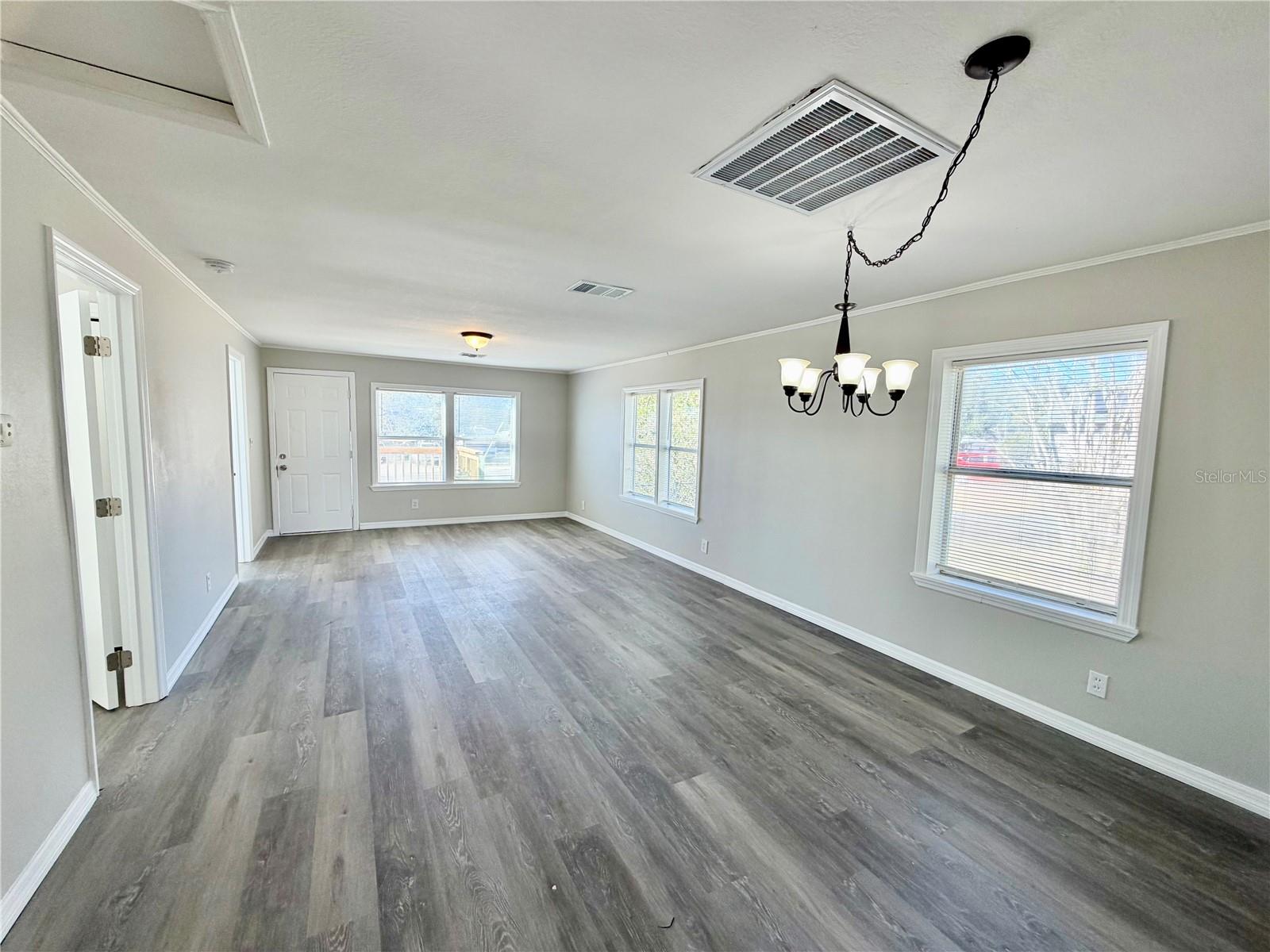 Image 7 of 22 For 613 Main Street