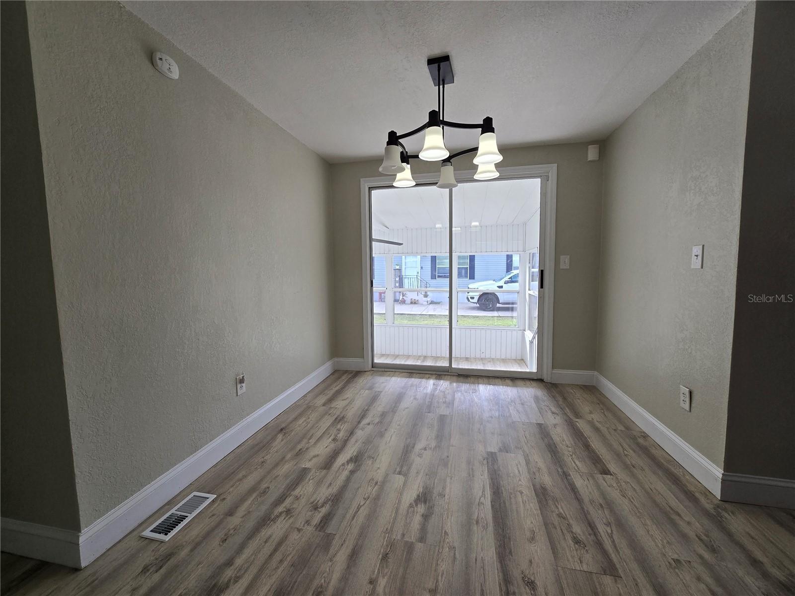 Image 6 of 24 For 506 Perch Place