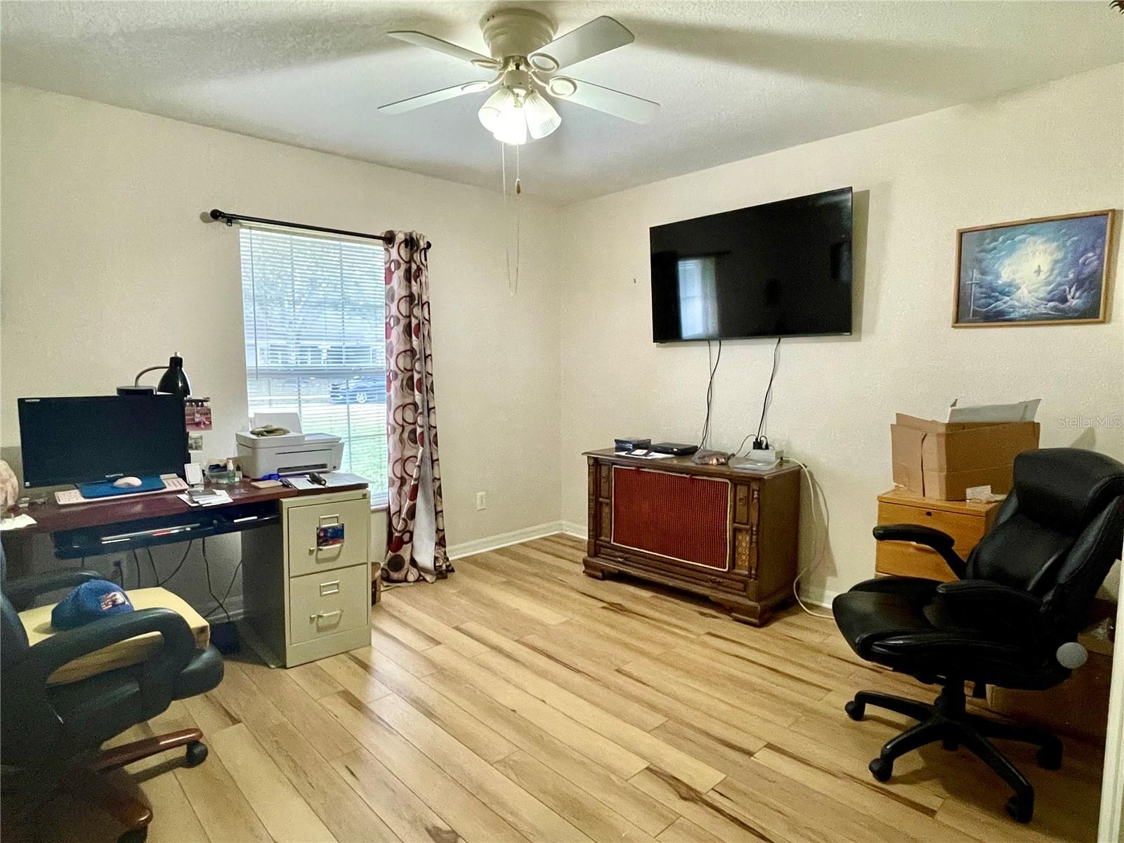 Image 4 of 22 For 130 Evergreen Drive