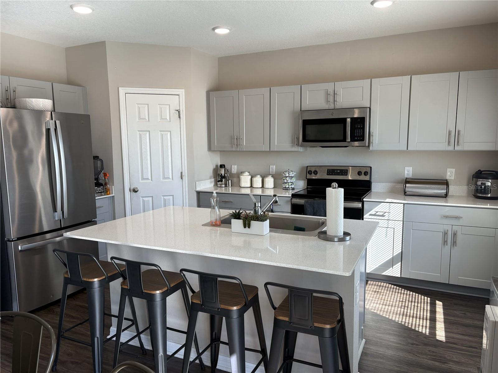 Image 4 of 20 For 5463 Arlington River Drive