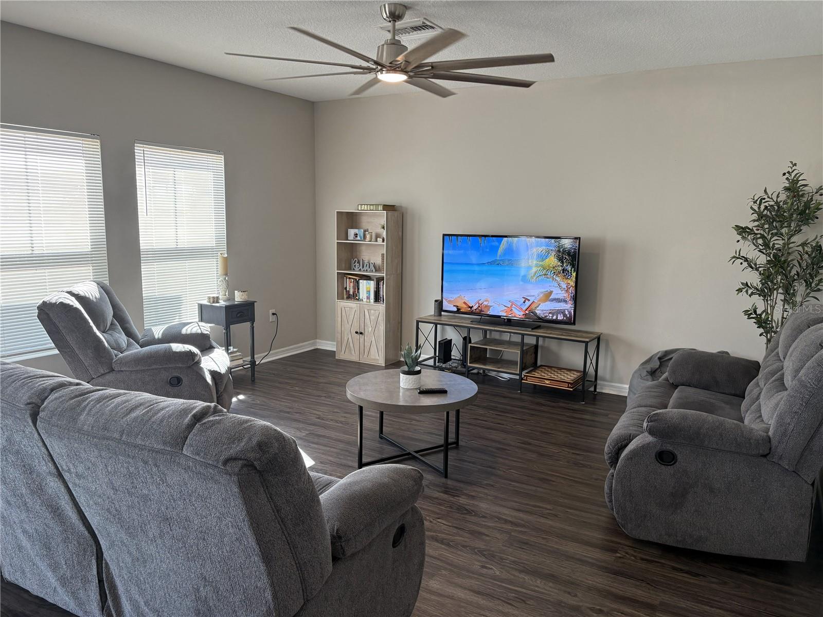 Image 6 of 20 For 5463 Arlington River Drive