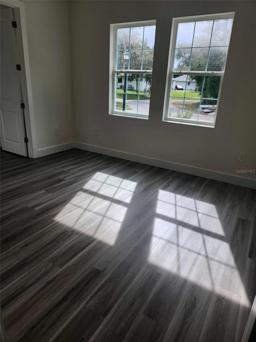 Image 19 of 25 For 9 Dusty Miller Court