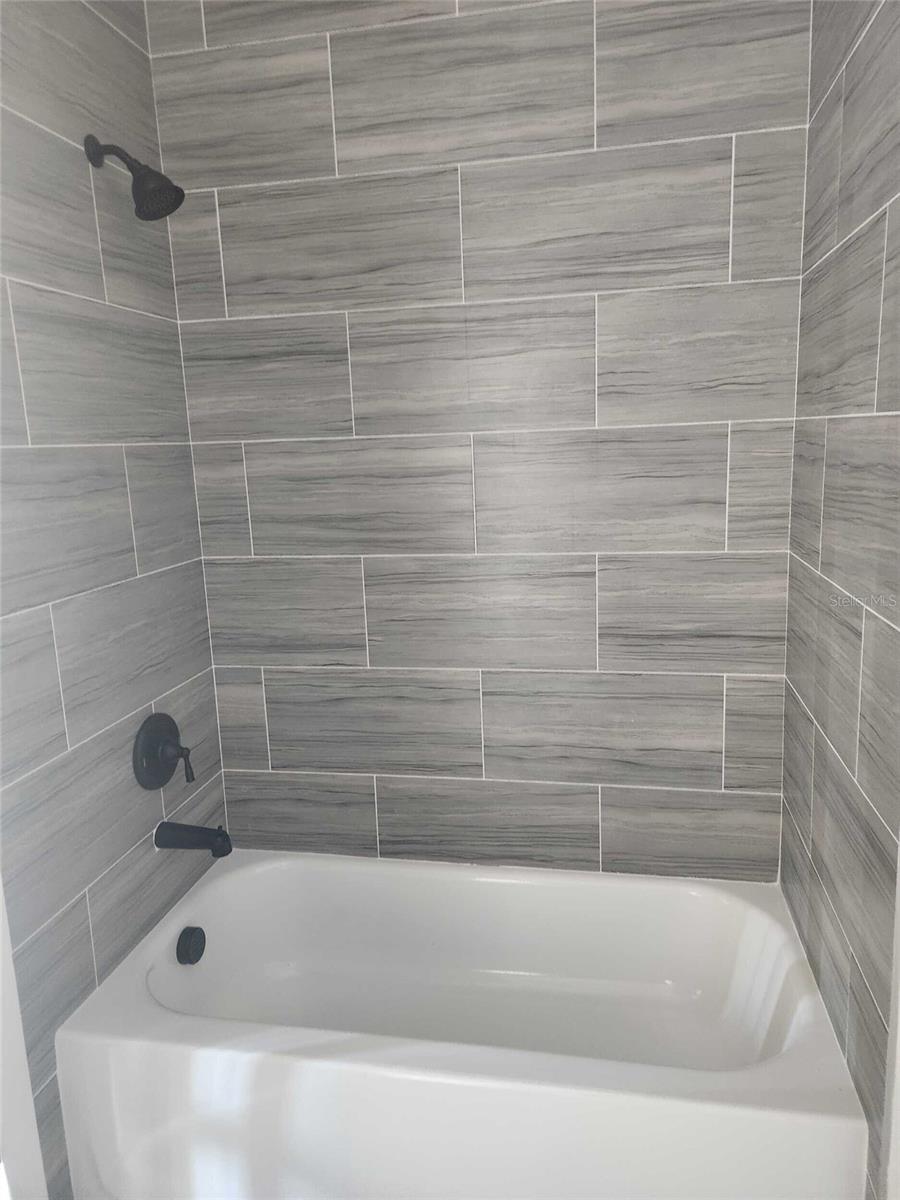 Image 23 of 25 For 9 Dusty Miller Court