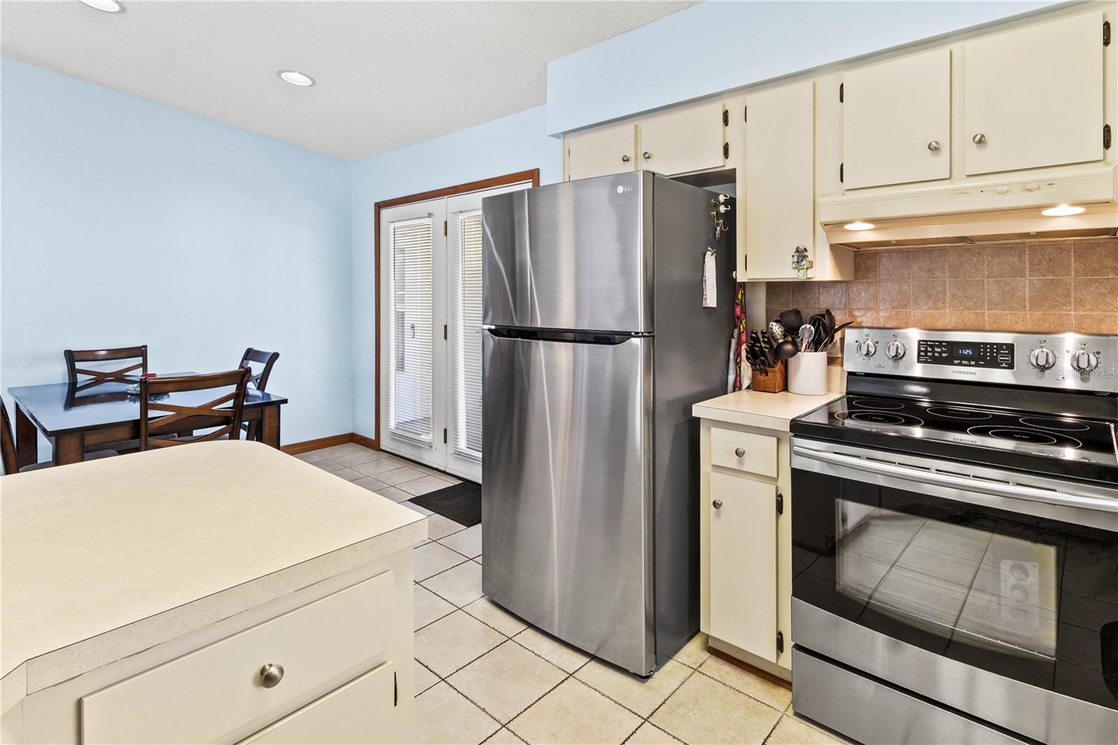 Image 10 of 35 For 4861 Colonnades Circle E