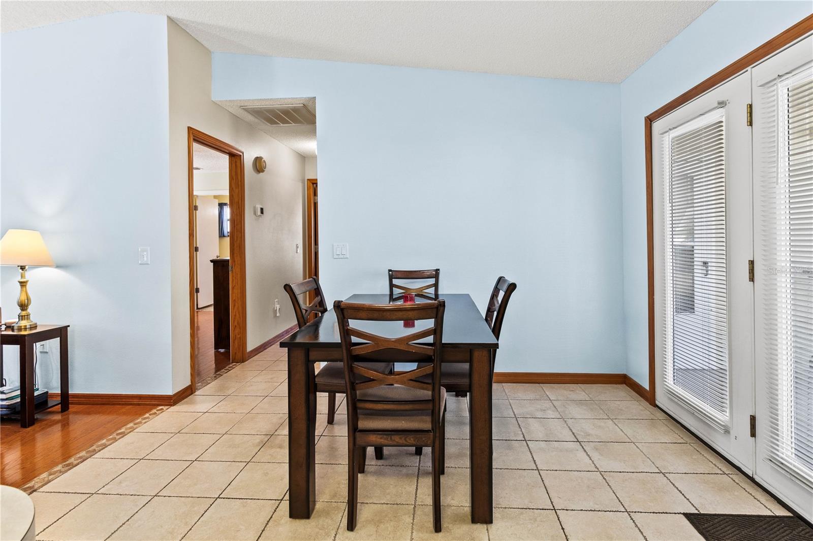 Image 11 of 35 For 4861 Colonnades Circle E