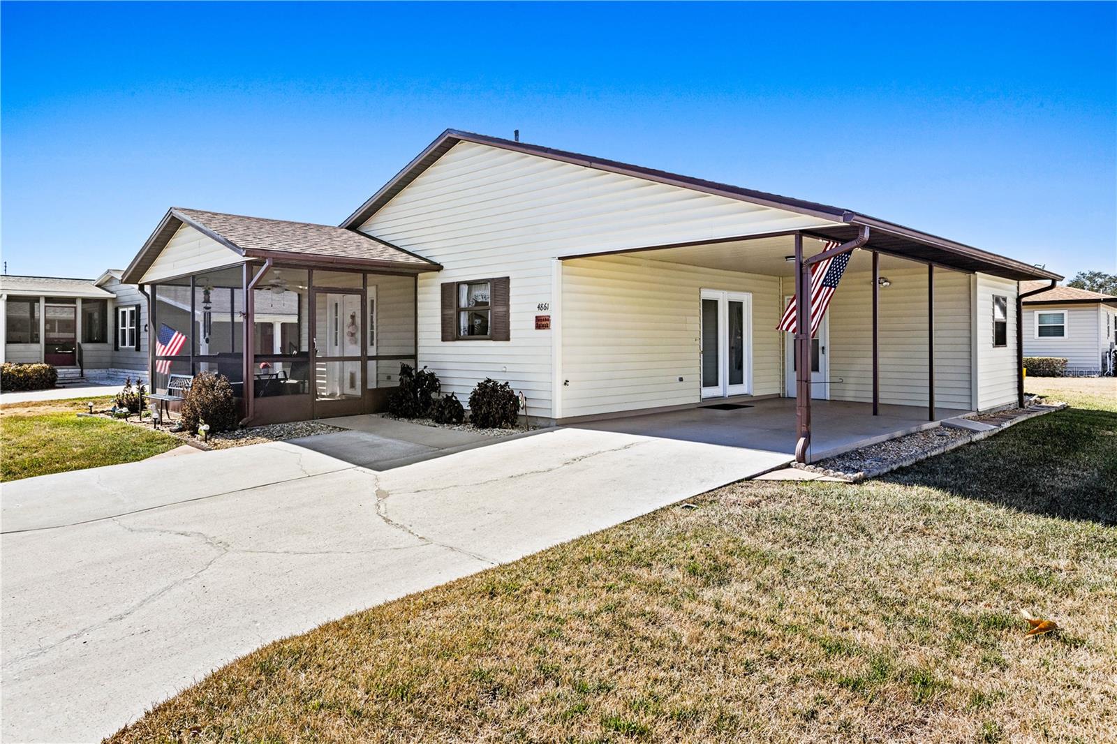 Image 19 of 35 For 4861 Colonnades Circle E