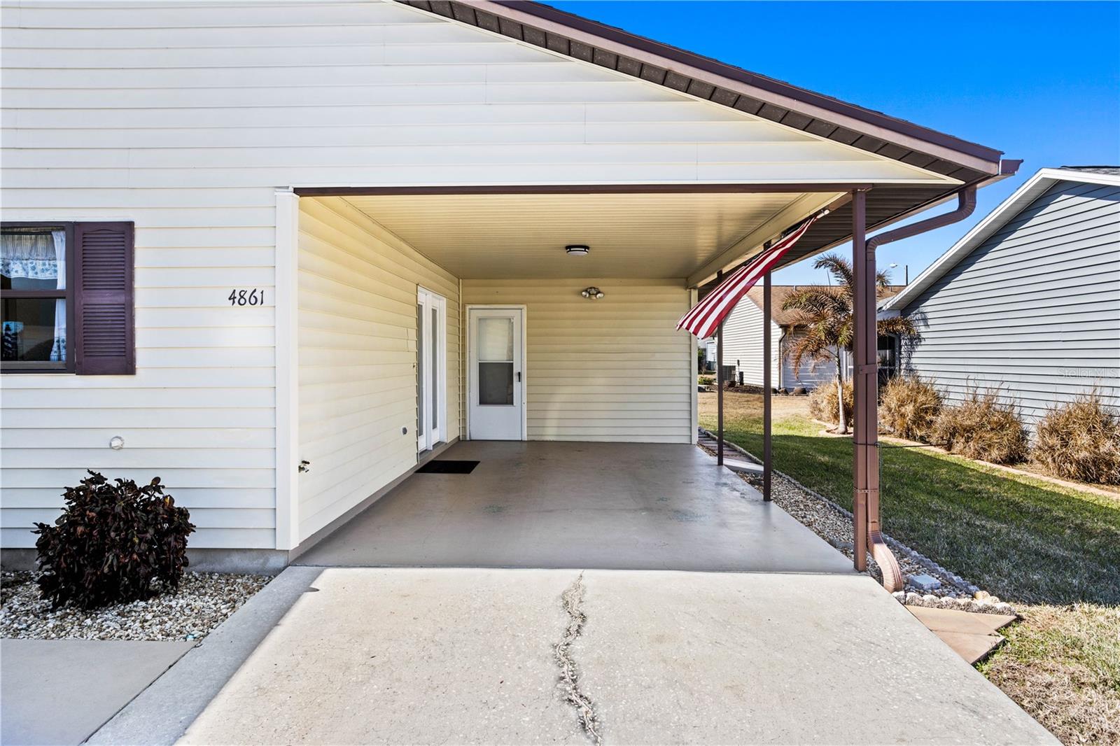 Image 20 of 35 For 4861 Colonnades Circle E