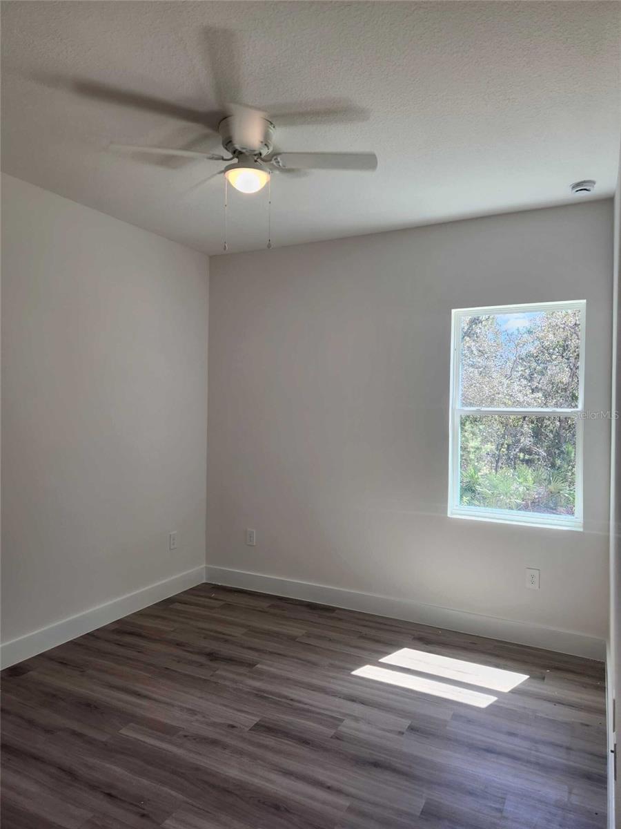 Image 22 of 28 For 49 Lone Pine Street