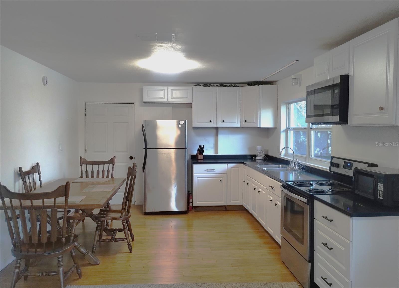 Image 10 of 24 For 417 Main Street