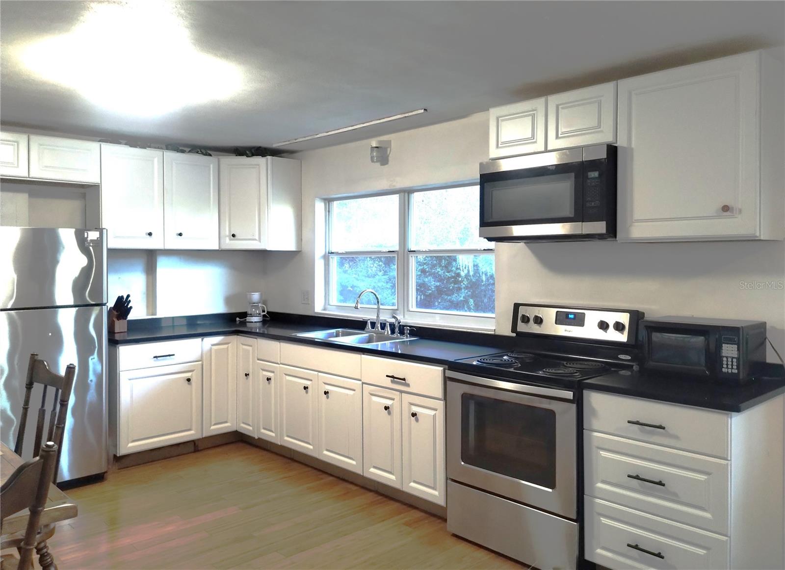 Image 11 of 24 For 417 Main Street