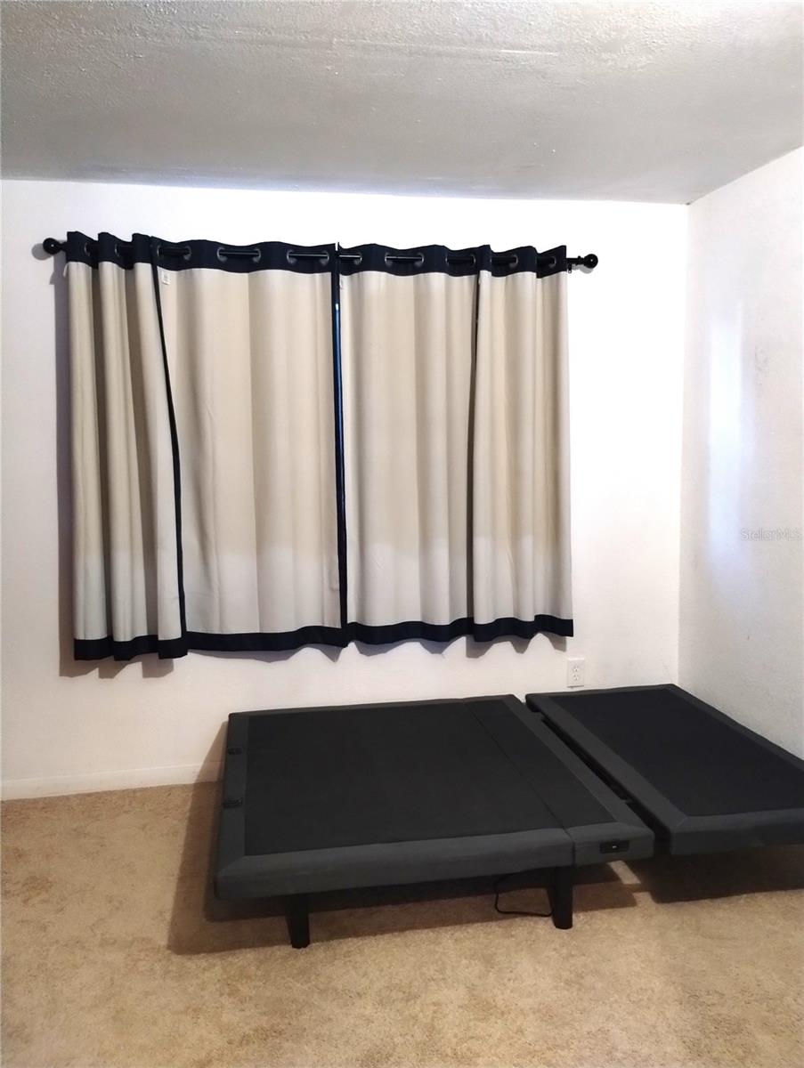 Image 16 of 24 For 417 Main Street