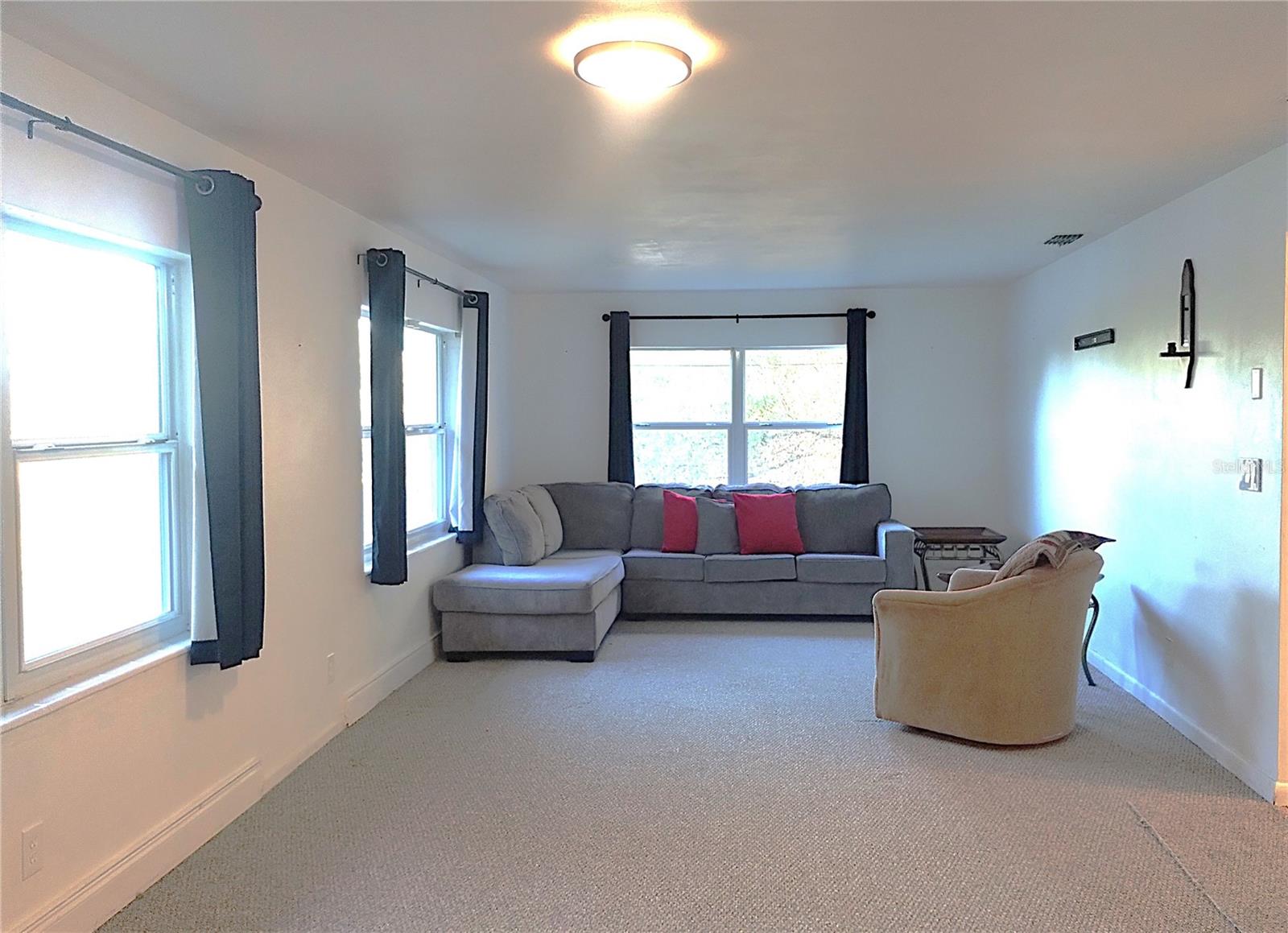 Image 8 of 24 For 417 Main Street