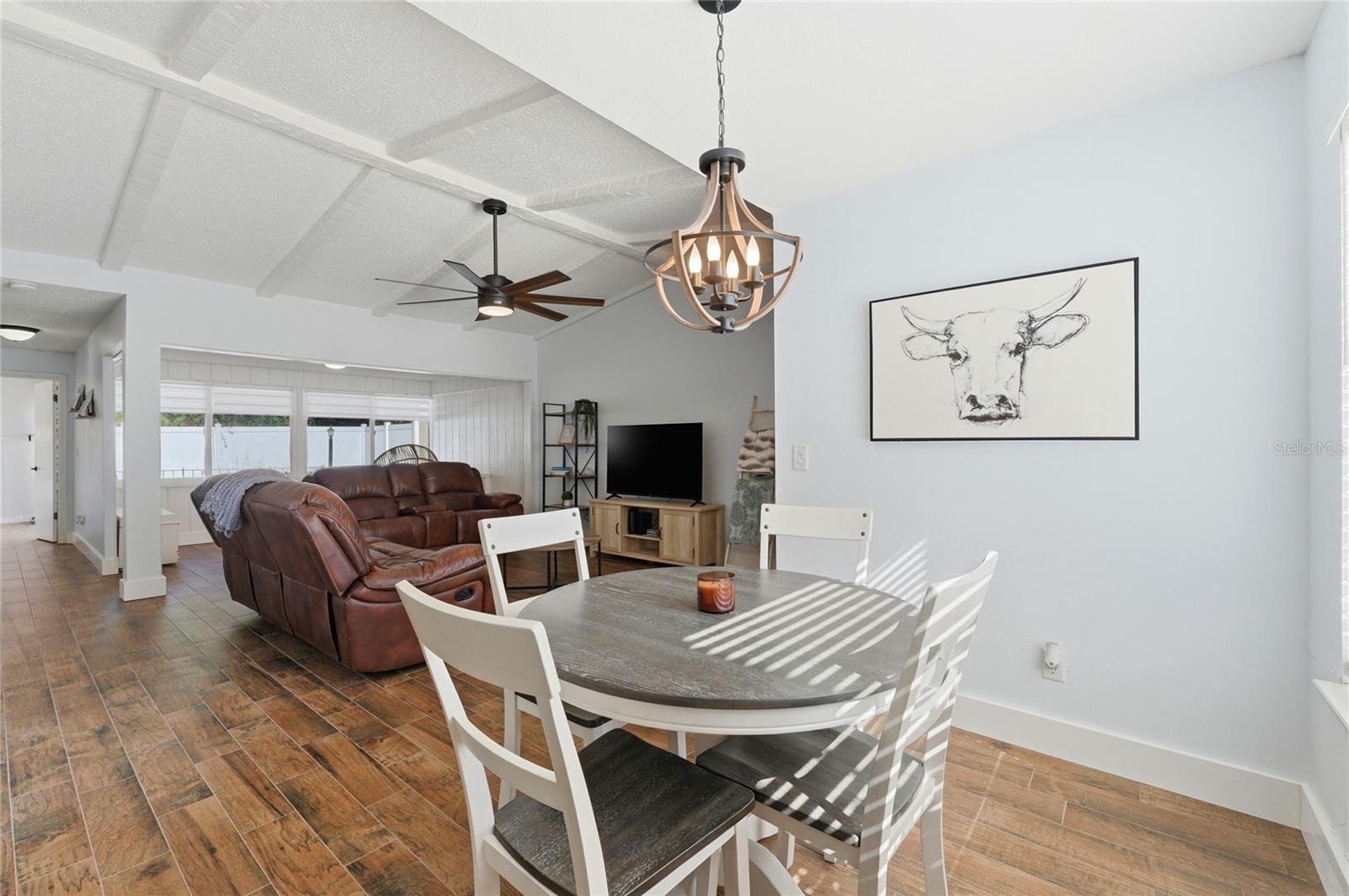 Image 10 of 39 For 109 Las Flores