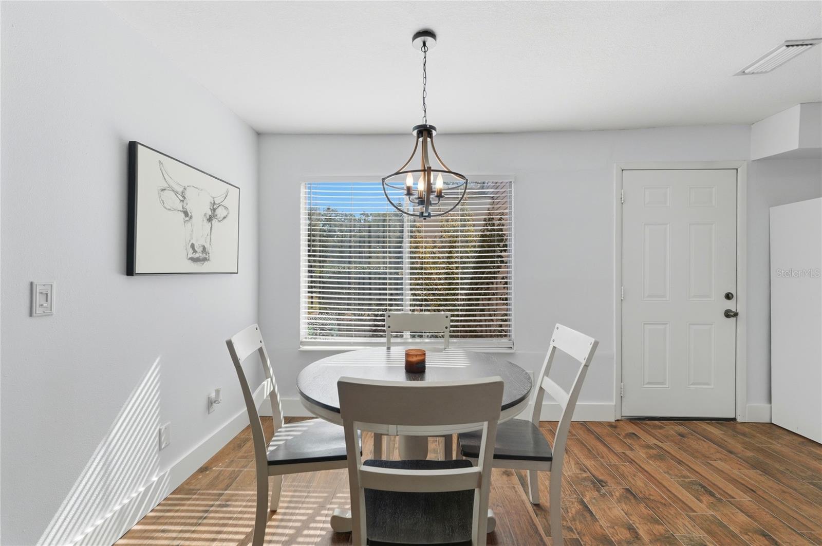 Image 11 of 39 For 109 Las Flores