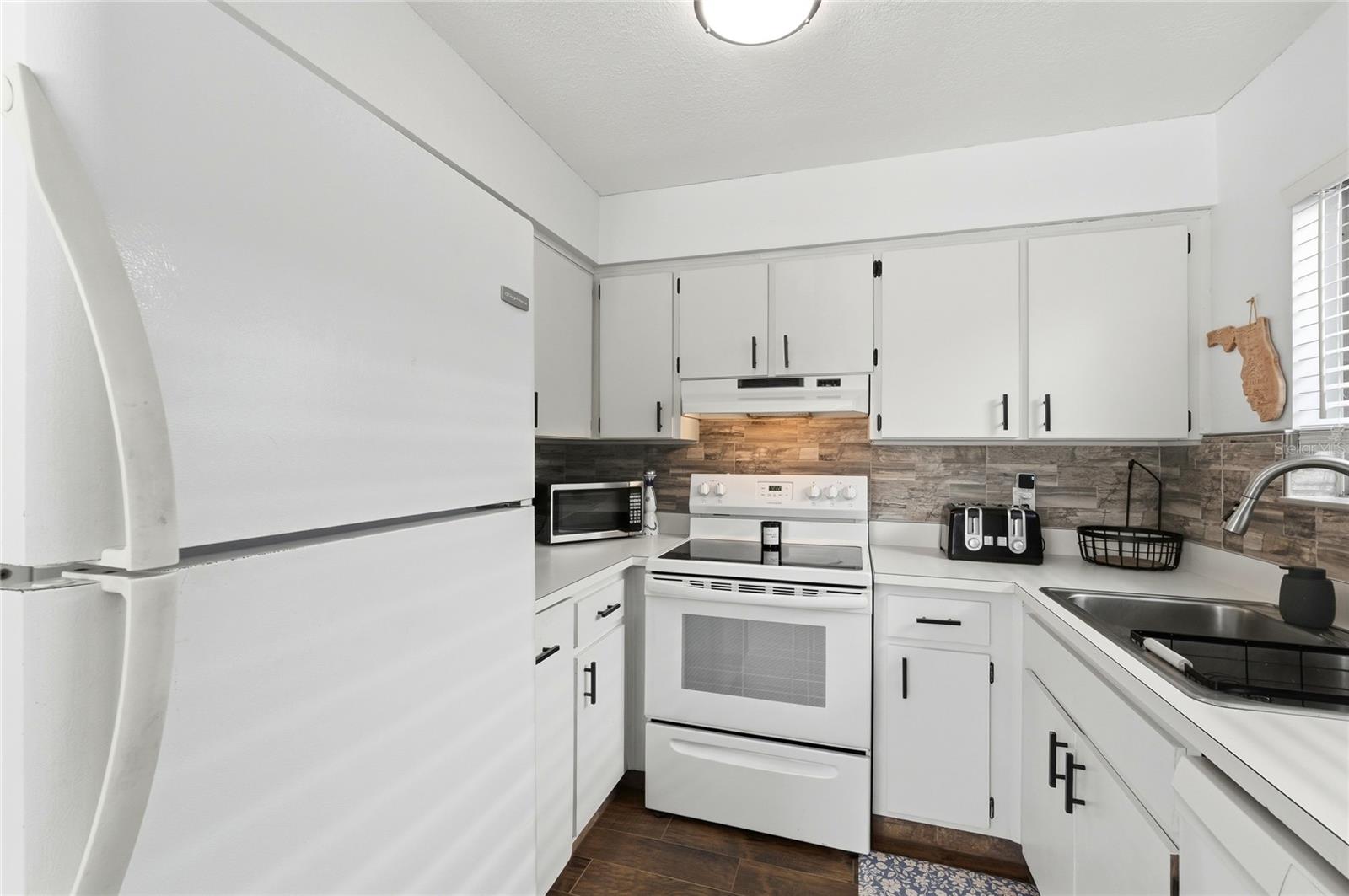 Image 13 of 39 For 109 Las Flores