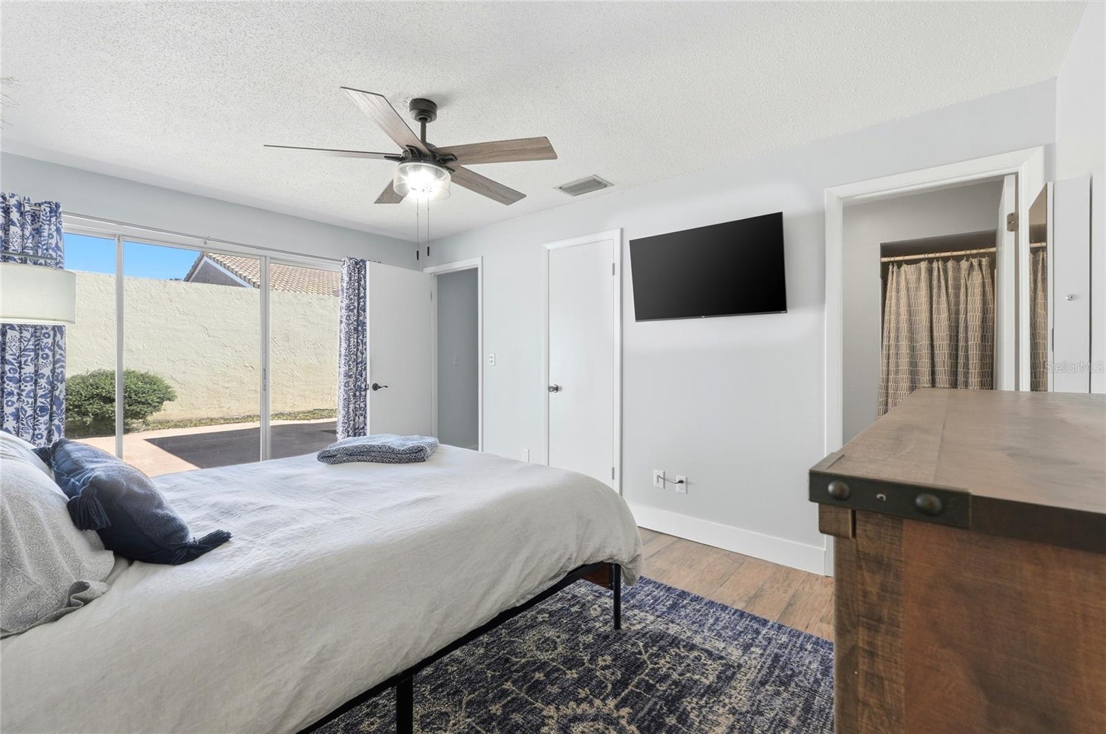 Image 19 of 39 For 109 Las Flores