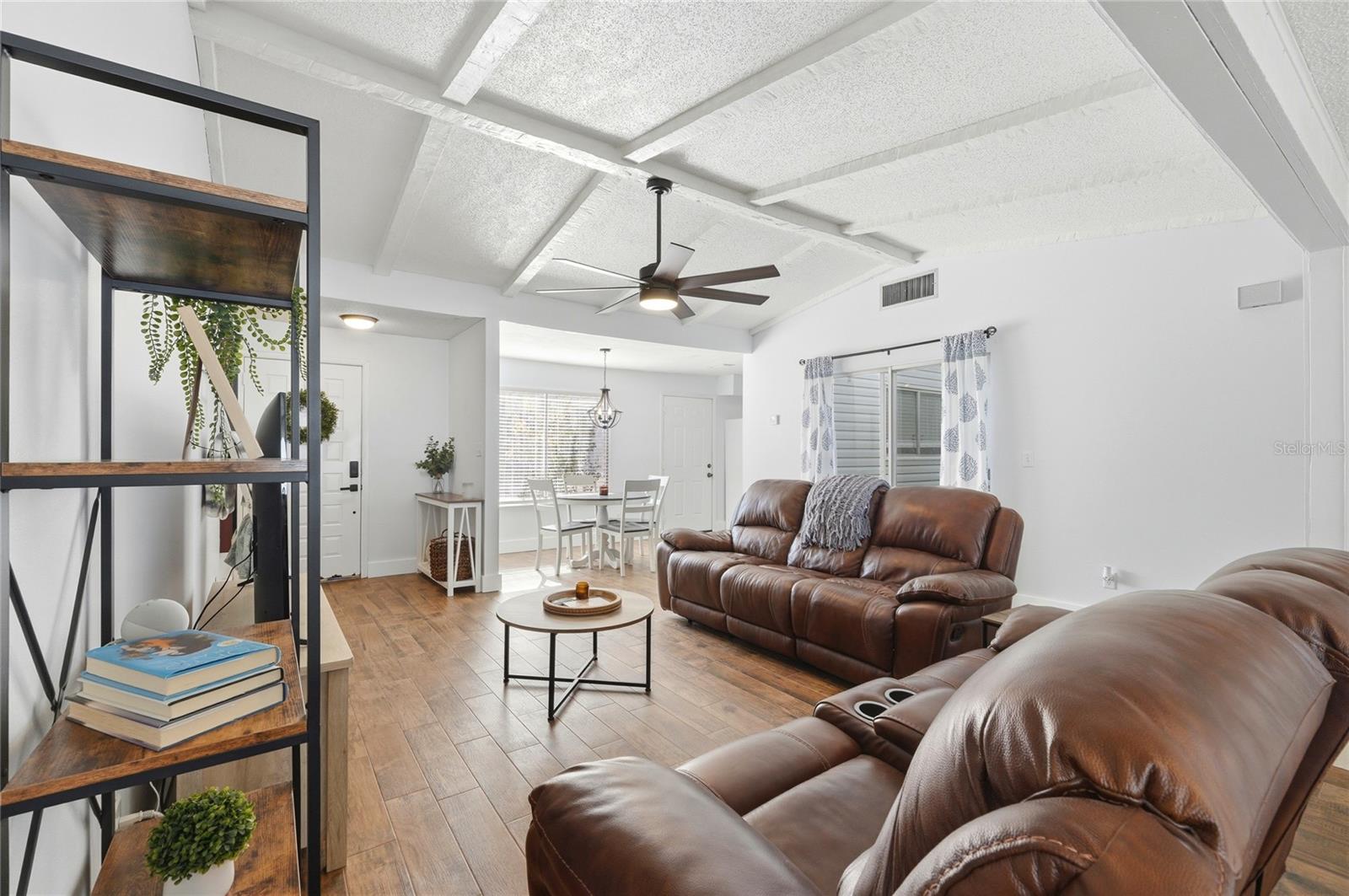 Image 4 of 39 For 109 Las Flores