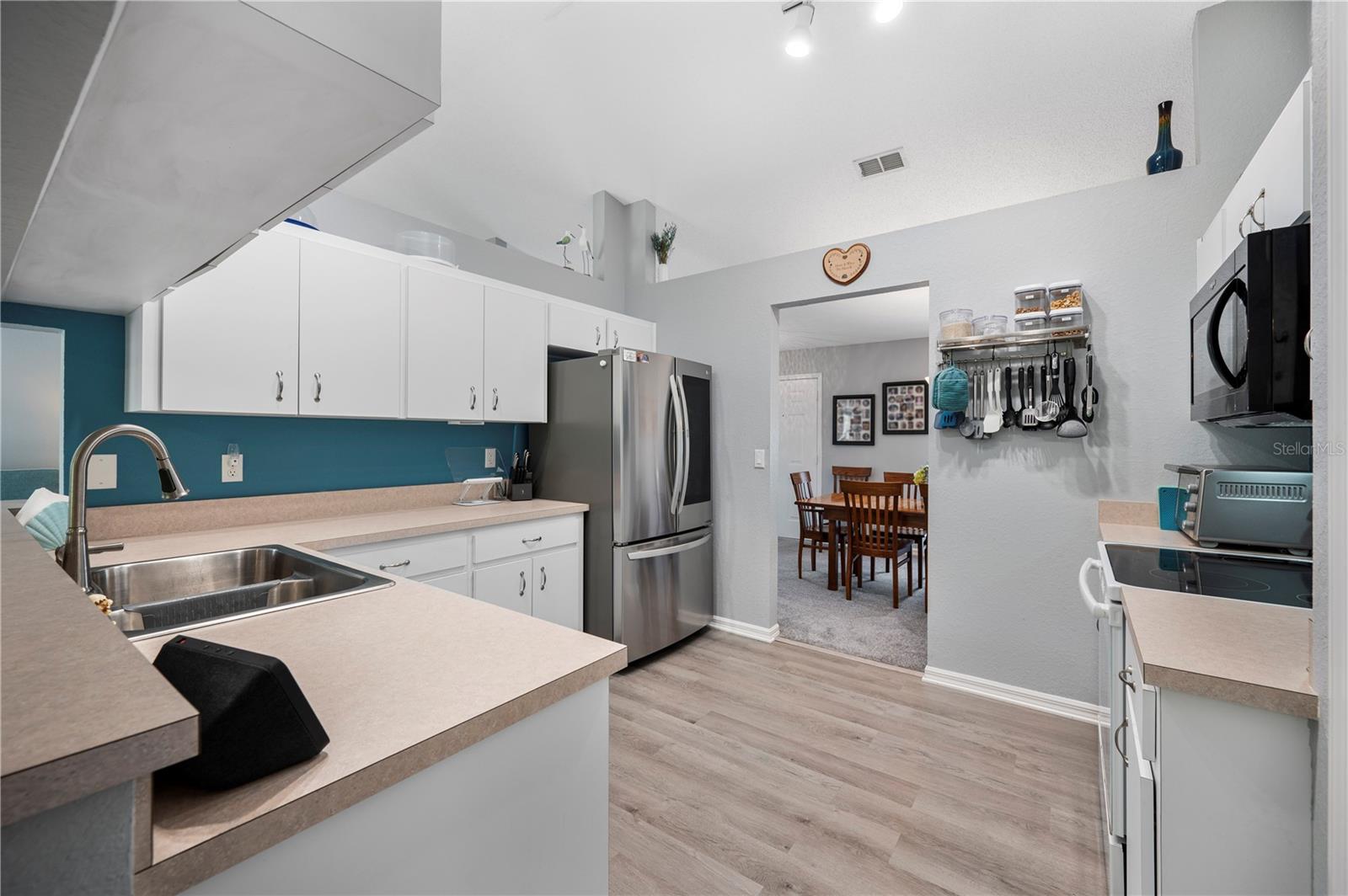 Image 10 of 40 For 1001 Destin Drive