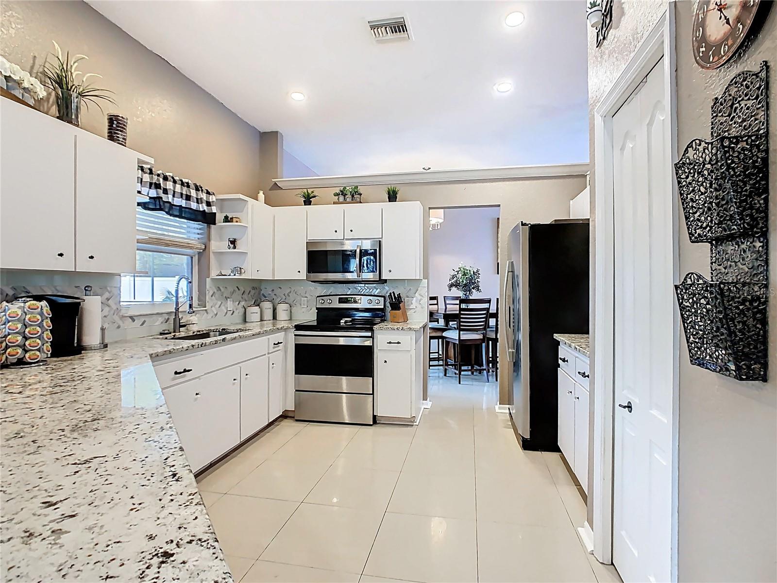 Image 12 of 42 For 5637 Beverly Rise Boulevard