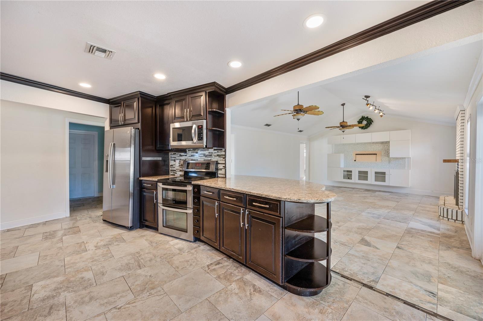 Image 28 of 50 For 627 Palmore Court